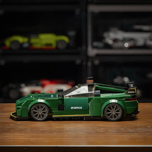 1: 24 BRITISH ASTON MARTIN F1 SAFETY CAR (352 PCS)