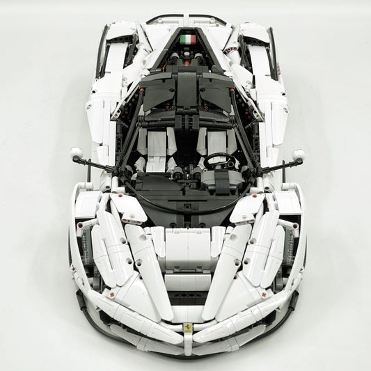 1:8 LaFerrari C6 Sportcar, Custom White Goddess, Fully Detailed Simulation, The Ultimate Collectible, None-Remote Controlled (4739Pcs)